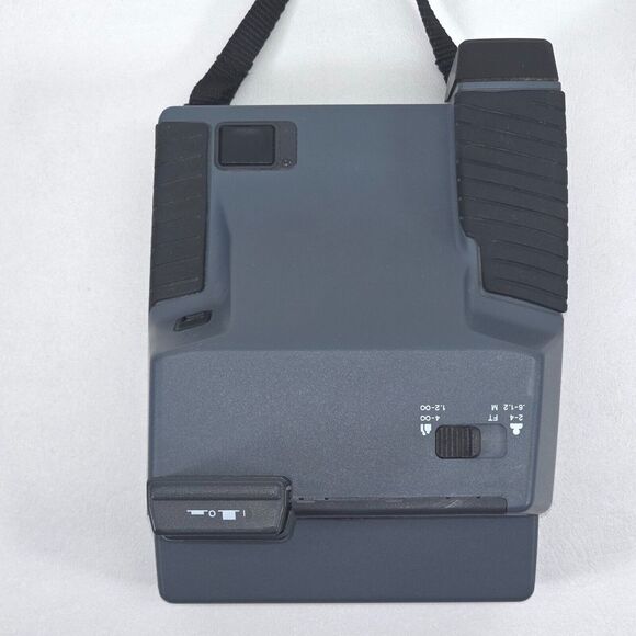 Vintage Polaroid Impulse 600 Instant Film Camera With Flash & Strap EUC UNTESTED - Picture 10 of 13